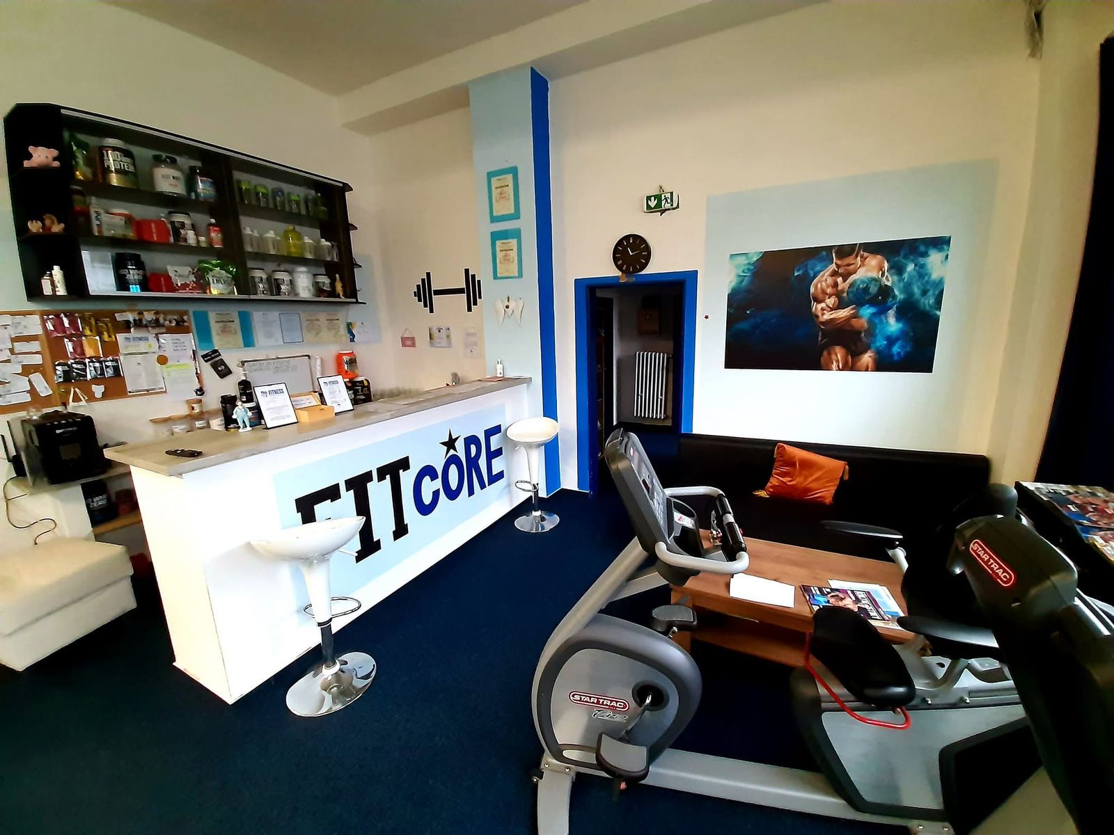 Recepce a odpočinková zóna Fitcore Fitness